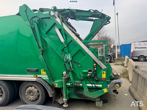Scania P340 LPG 6x2 Renovasjonsbil m/ Kran. 9 of 30