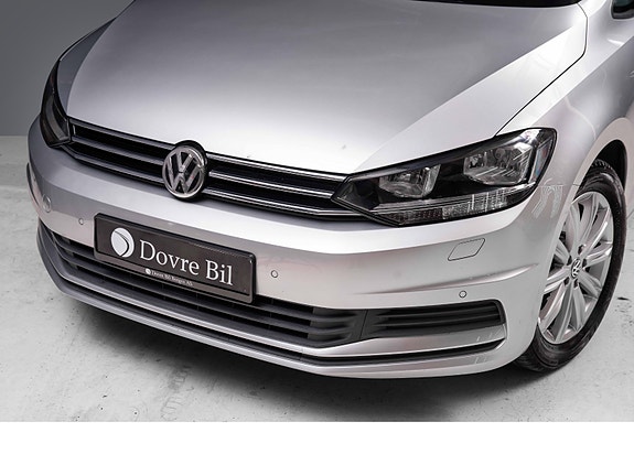 Volkswagen Touran 4 of 28