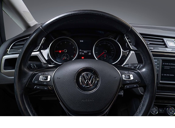 Volkswagen Touran 14 of 28