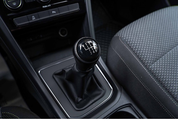 Volkswagen Touran 17 of 28