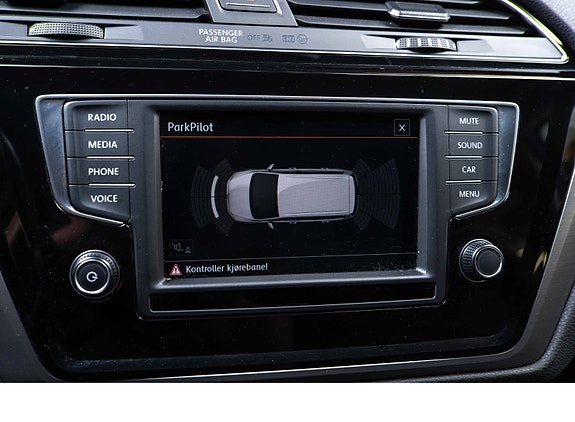 Volkswagen Touran 19 of 28