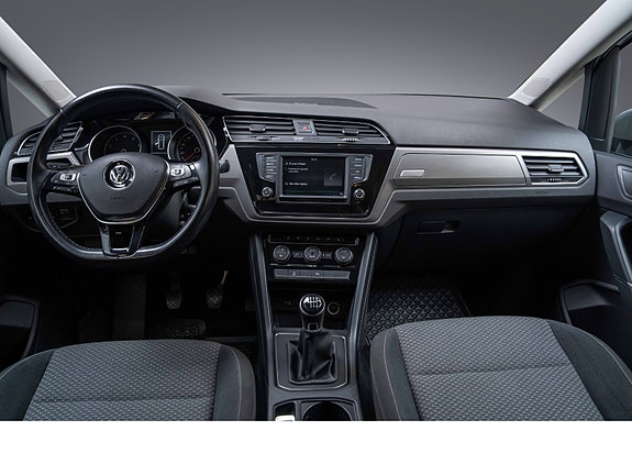 Volkswagen Touran 13 of 28