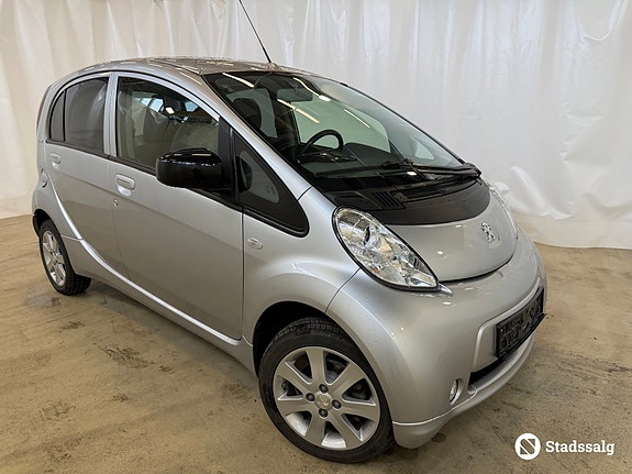 Peugeot iOn 3 of 10