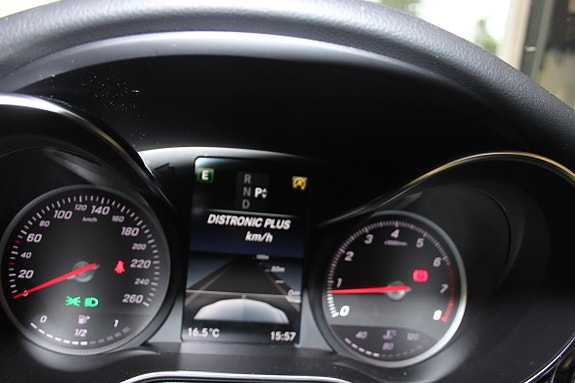 Mercedes-Benz C200 15 of 23