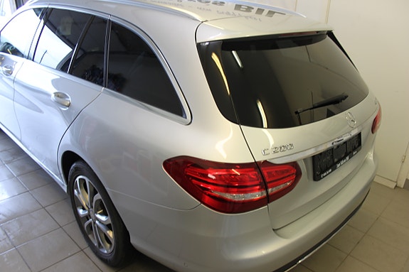 Mercedes-Benz C200 3 of 23