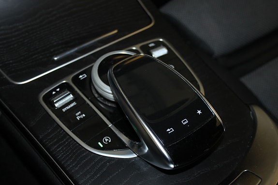 Mercedes-Benz C200 19 of 23