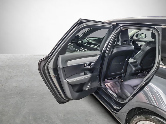 Volvo V90 14 of 23