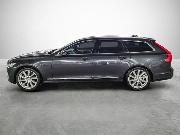 Volvo V90 2 of 23