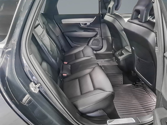Volvo V90 16 of 23