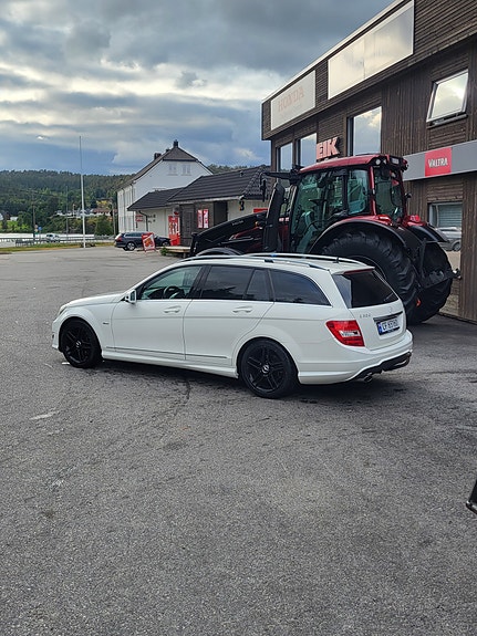 Mercedes-Benz C200 d 3 of 12