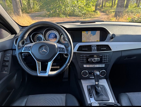 Mercedes-Benz C200 d 9 of 12