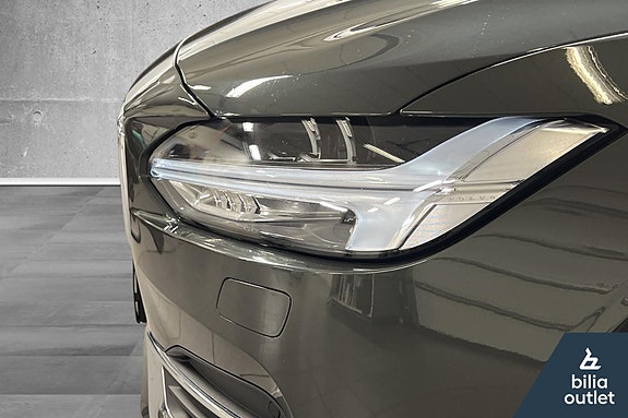 Volvo V90 2 of 29