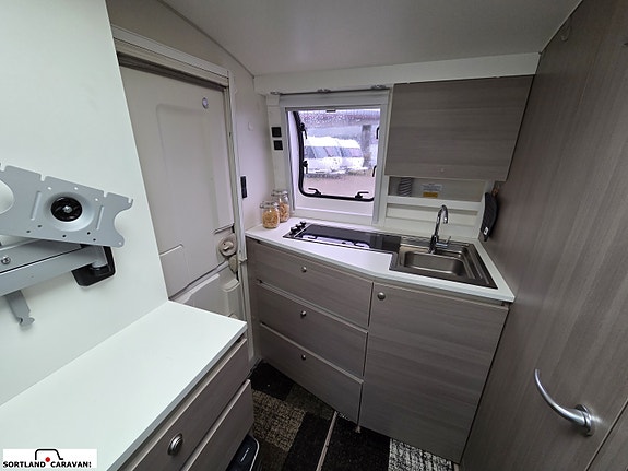 Adria ACTION 361LH 15 of 25