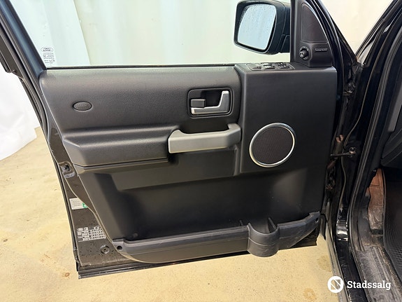 Land Rover Discovery 3 10 of 10