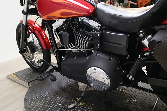Harley-Davidson Dyna Wide Glide 11 of 14