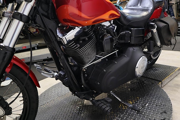 Harley-Davidson Dyna Wide Glide 12 of 14