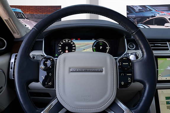 Land Rover Range Rover 26 of 30