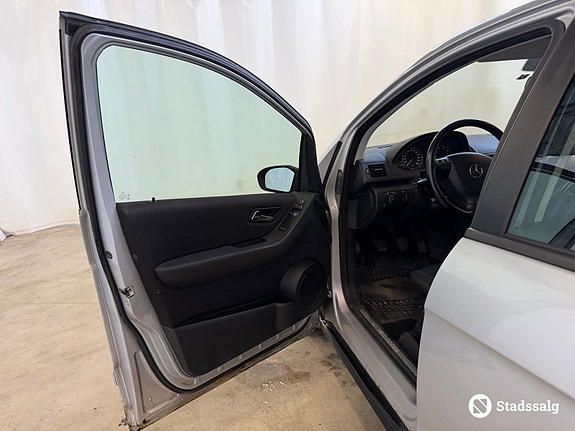 Mercedes-Benz A150 9 of 10