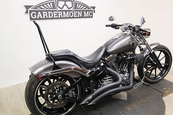Harley-Davidson Breakout 11 of 15