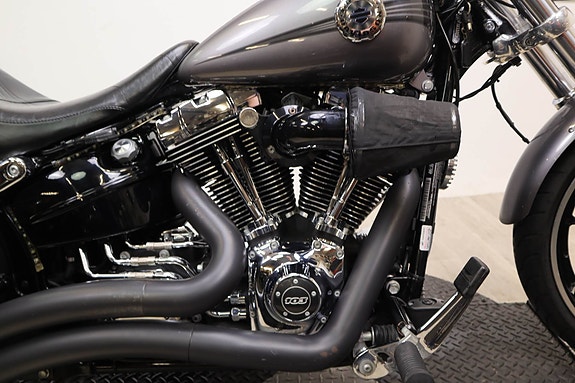 Harley-Davidson Breakout 3 of 15