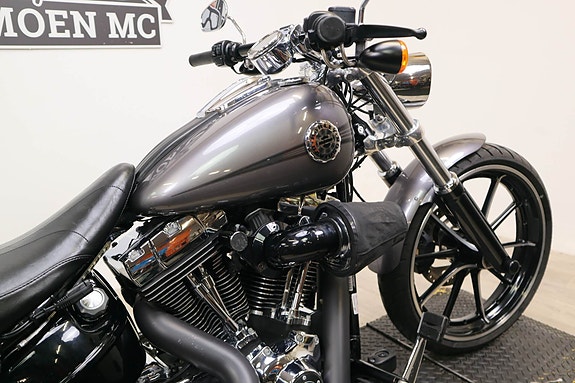 Harley-Davidson Breakout 5 of 15