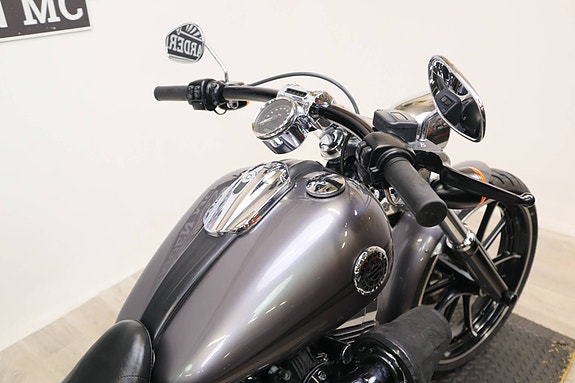 Harley-Davidson Breakout 7 of 15