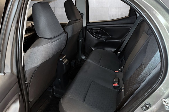Toyota Yaris 18 of 20