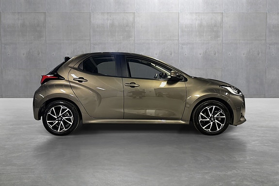 Toyota Yaris 6 of 20