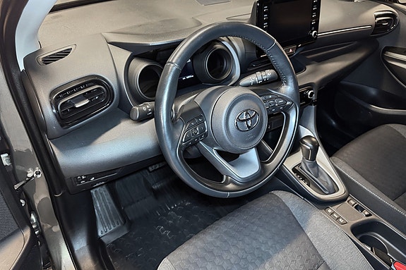Toyota Yaris 11 of 20