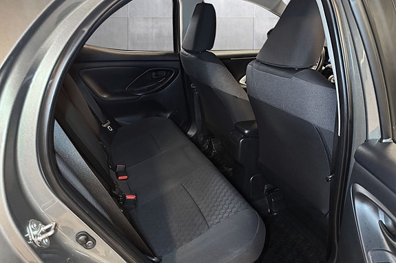 Toyota Yaris 19 of 20