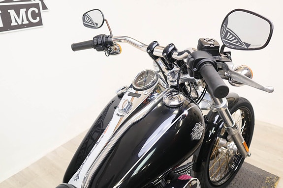 Harley-Davidson Dyna Wide Glide 7 of 12