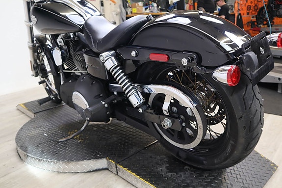 Harley-Davidson Dyna Wide Glide 9 of 12