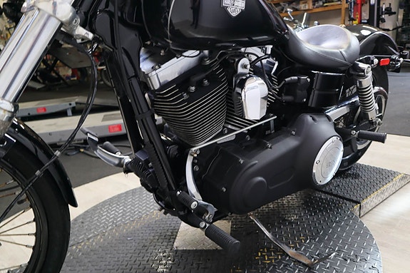 Harley-Davidson Dyna Wide Glide 11 of 12