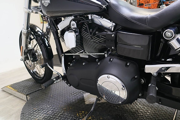 Harley-Davidson Dyna Wide Glide 10 of 12