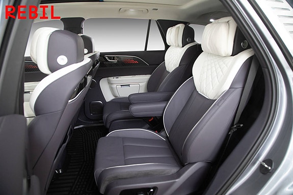 Hongqi E-HS9 11 of 30
