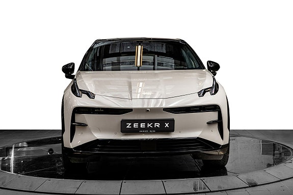 Zeekr X 3 of 24