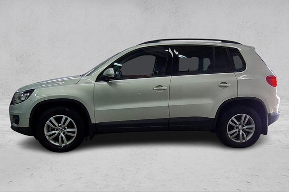 Volkswagen Tiguan 3 of 6