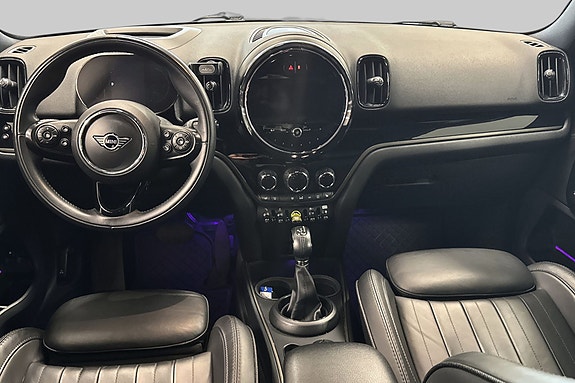 Digitalt instrumentpanel med Head up display .