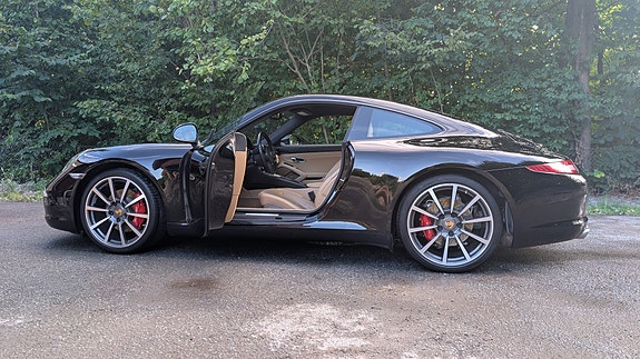Porsche 911 Carrera S 7 of 30