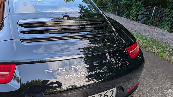 Porsche 911 Carrera S 14 of 30