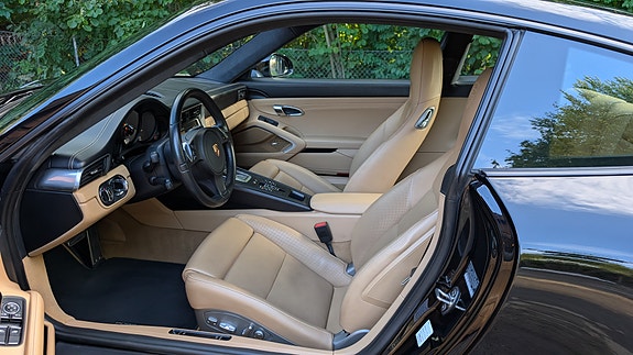 Porsche 911 Carrera S 19 of 30