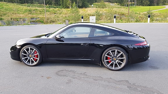Porsche 911 Carrera S 2 of 30