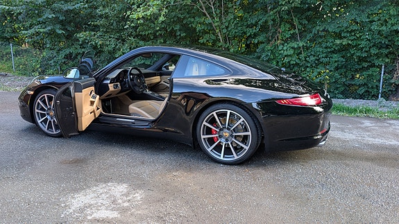 Porsche 911 Carrera S 10 of 30