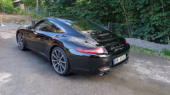 Porsche 911 Carrera S 12 of 30