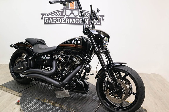 Harley-Davidson Pro Street Breakout CVO 14 of 18