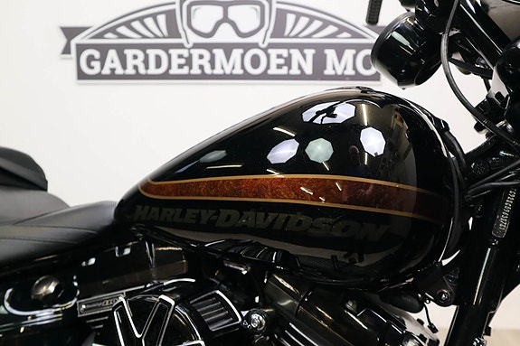 Harley-Davidson Pro Street Breakout CVO 18 of 18