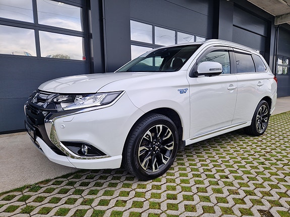 Mitsubishi Outlander 2 of 27