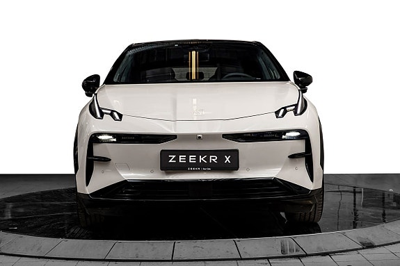 Zeekr X 3 of 25