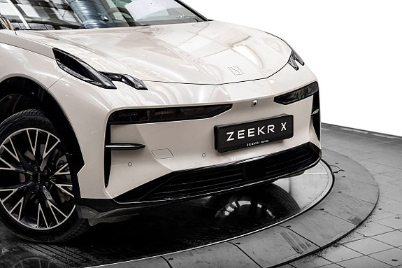 Zeekr X 2 of 25