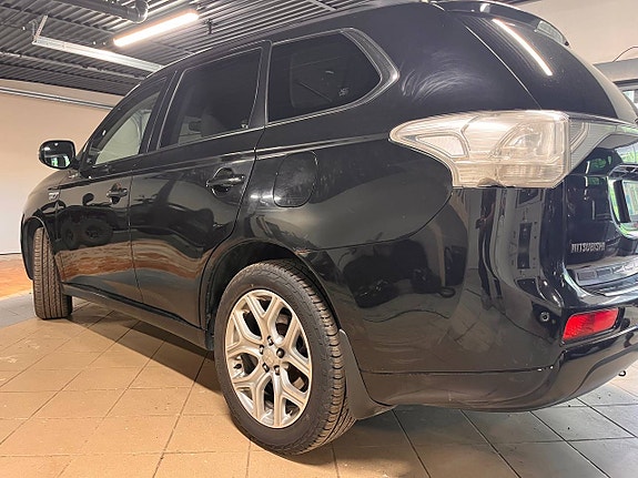 Mitsubishi Outlander 2 of 30